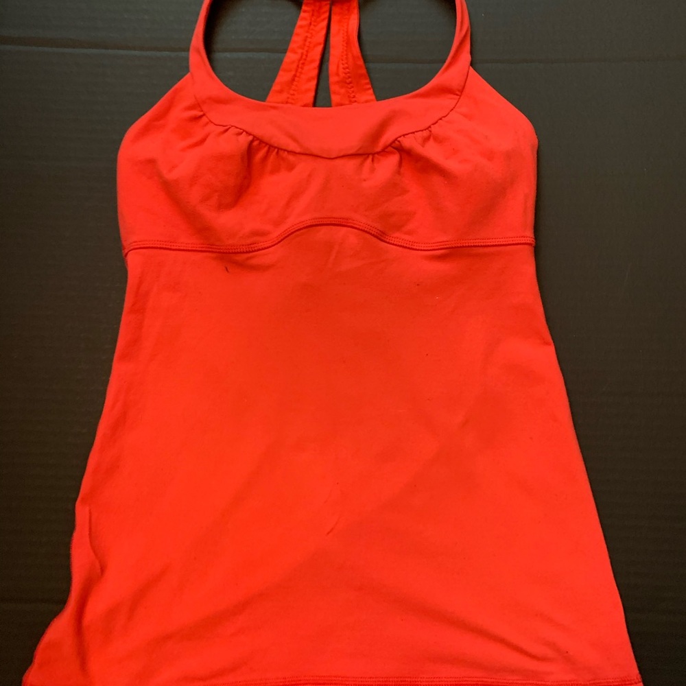 Lululemon  scoop neck coral size 4